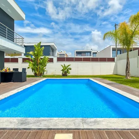Portucale ! Chic Luxe With Saltwater Pool Villa Corroios