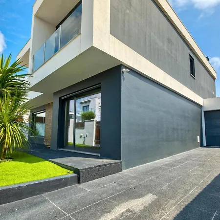 Portucale ! Chic Luxe With Saltwater Pool 别墅 *