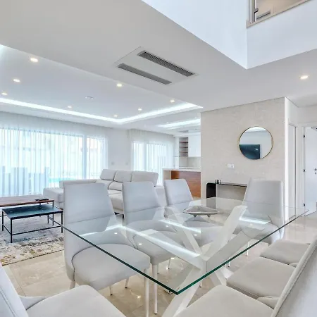 Portucale ! Chic Luxe With Saltwater Pool 克洛伊奥斯