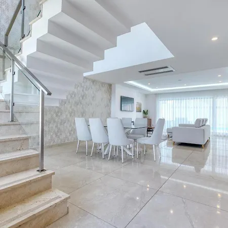 Portucale ! Chic Luxe With Saltwater Pool * Corroios