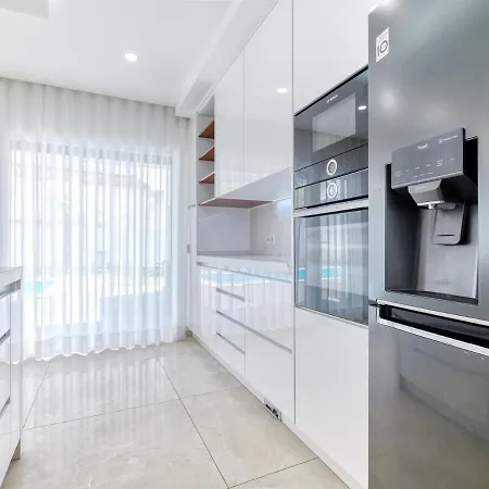 Portucale ! Chic Luxe With Saltwater Pool