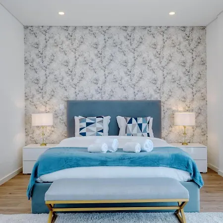 Portucale ! Chic Luxe With Saltwater Pool *