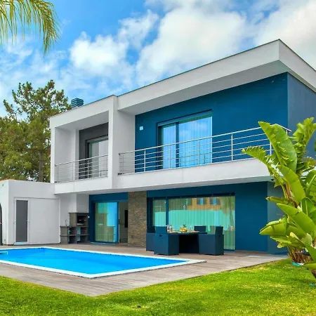 Portucale ! Chic Luxe With Saltwater Pool 别墅 *