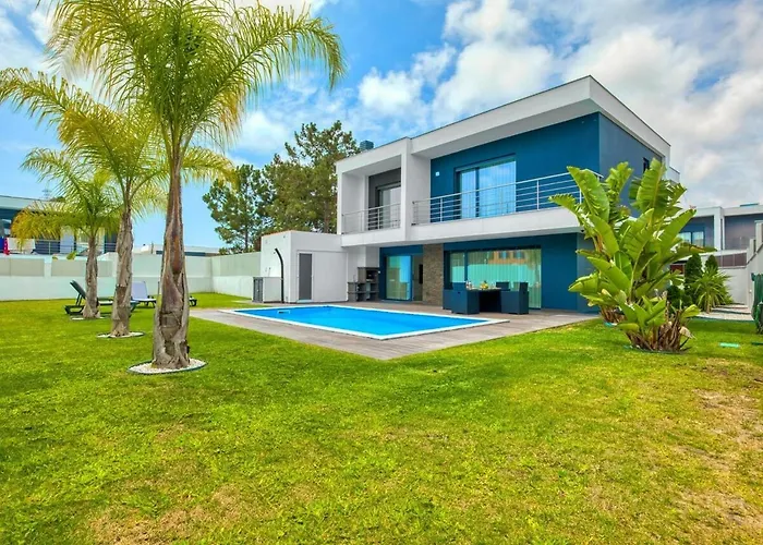 Portucale ! Chic Luxe With Saltwater Pool Villa